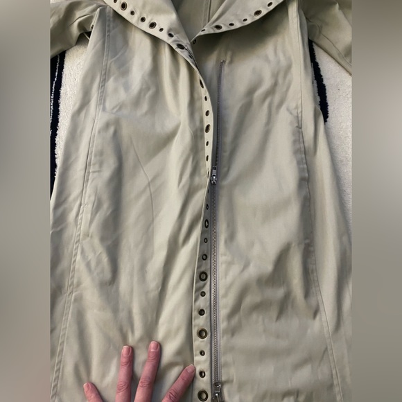 Angela Mele cotton, zippered, grommets, beige trench coat. Size 40 (4-6 US) - Picture 8 of 9
